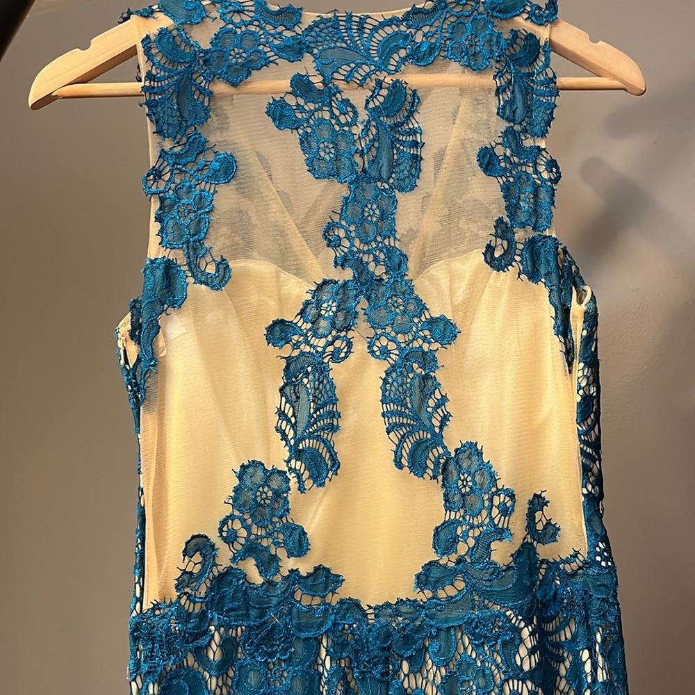 One of a kind formal dress - Picture 9 of 10